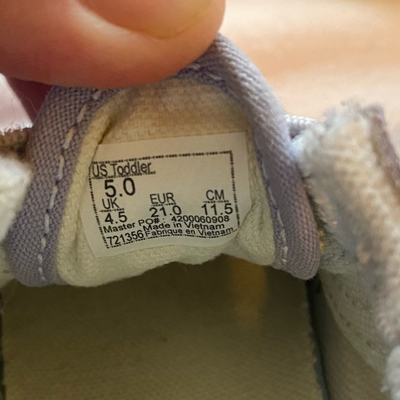 Vans Light Purple Old Skool Velcro Sneakers Toddler size 5 - Picture 10 of 16